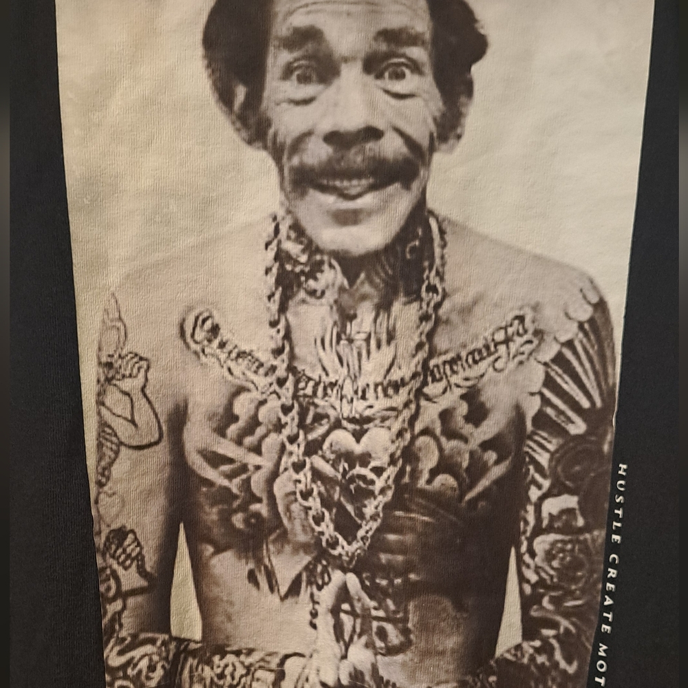 Mens graphic tee size XL